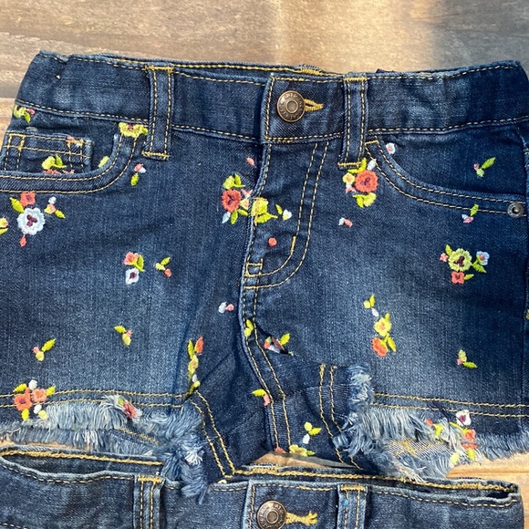 Cat and Jack Girls Denim Shorts stretch shorts 3T and 4T Geranimals White Tank - Picture 4 of 16